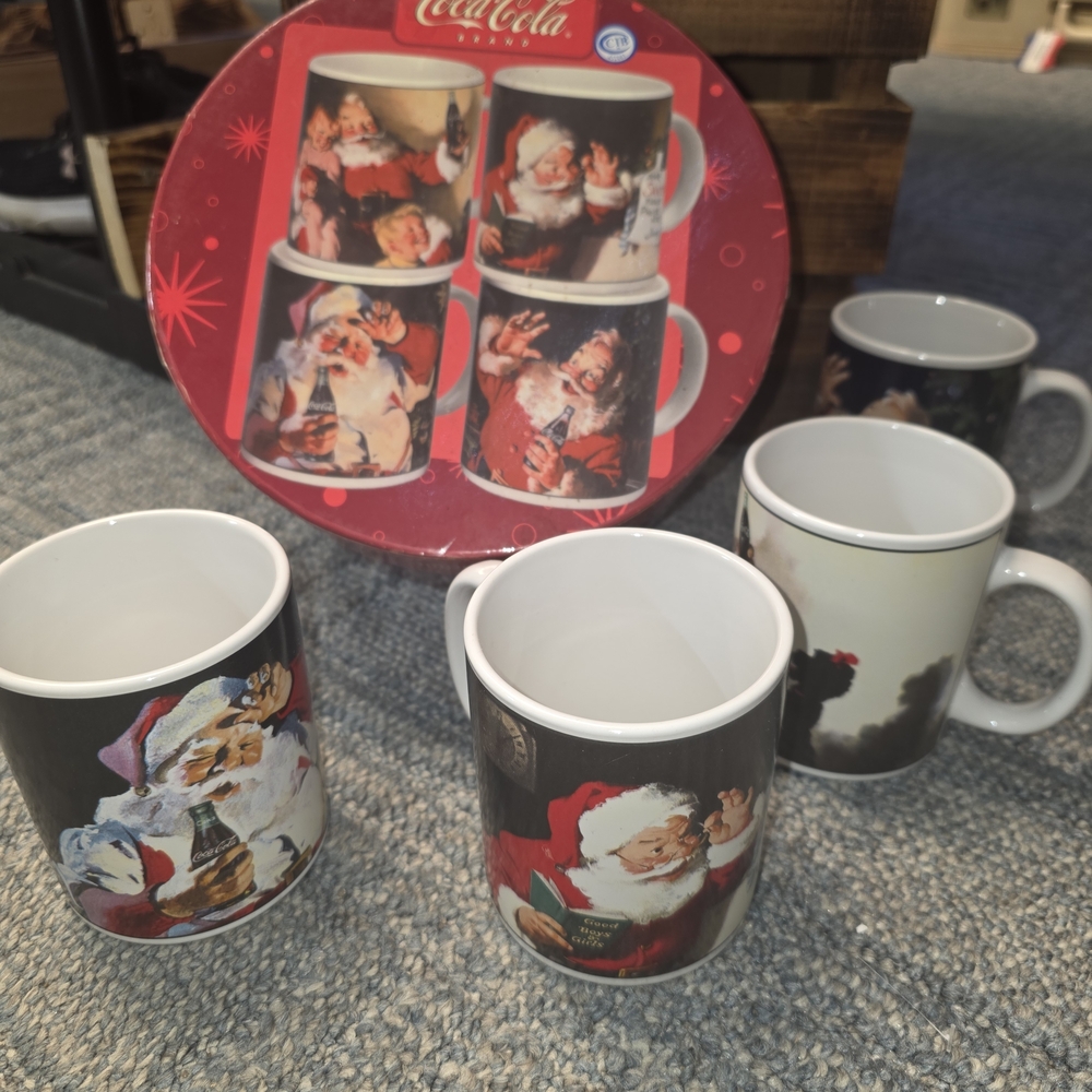 Holiday Portraits 4 Coca Cola Santa Claus Mug Set